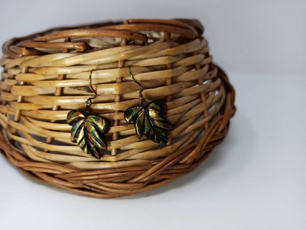 Terracotta Autumn Leaf Green Color Hangings