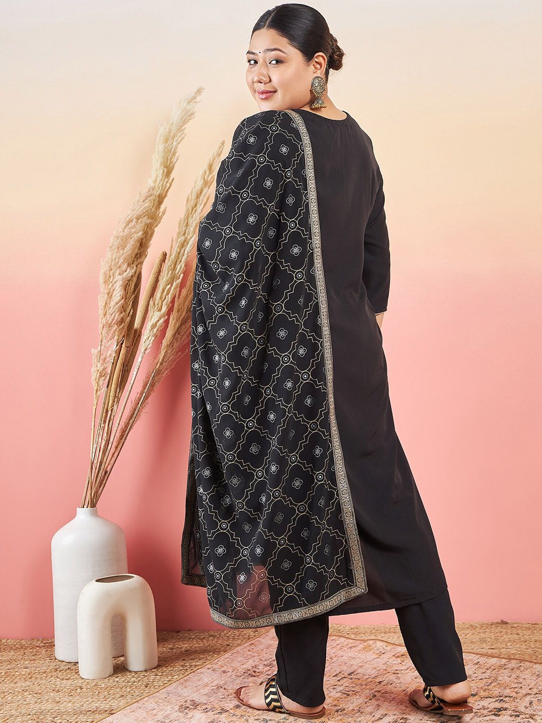 Sztori Paisley Printed Round Neck Straight Kurta With Trouser & Dupatta