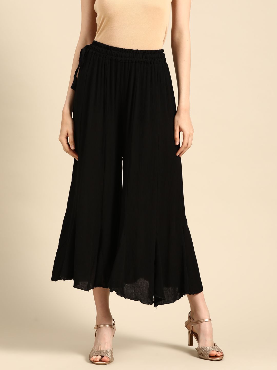 TAG 7 Women Black Solid Flared Cropped Palazzos