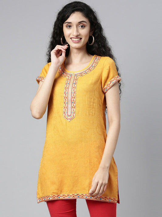Souchii Women Yellow Embroidered Thread Work Kaftan Kurta 