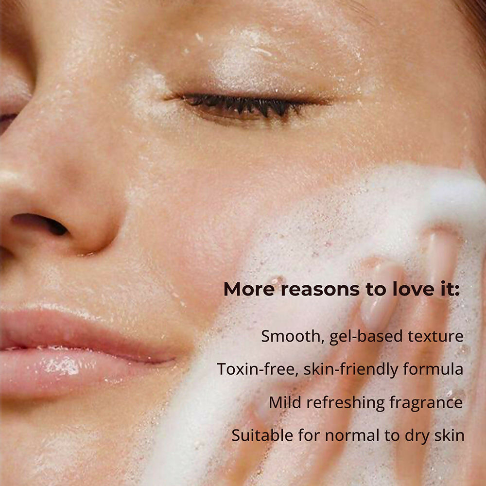 Naturali Aqua Hydrating Face Wash 