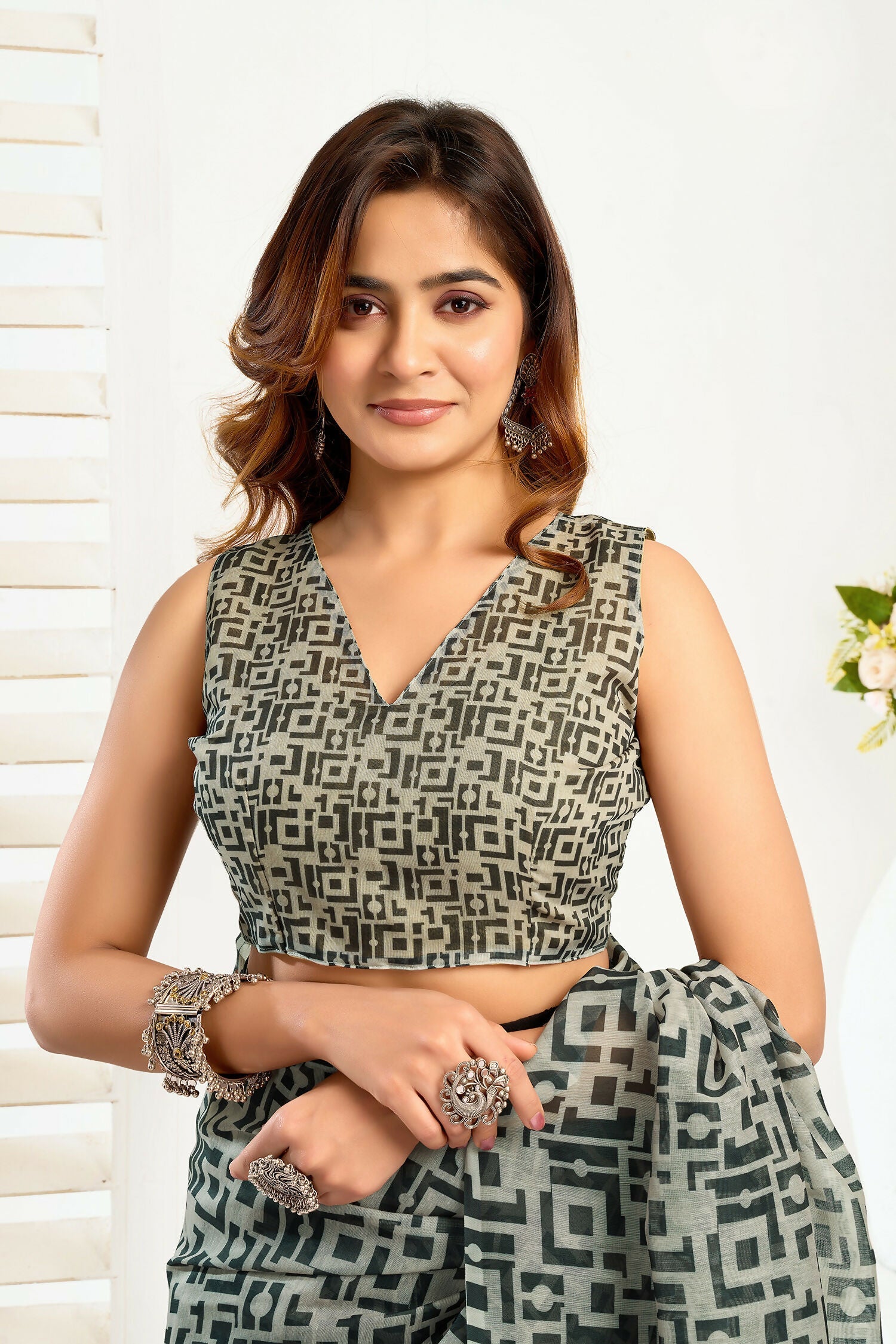 Joban Fashion Grey  Geomatric Color Block Linen Ready To Wear Saree With Unstitched Blouse