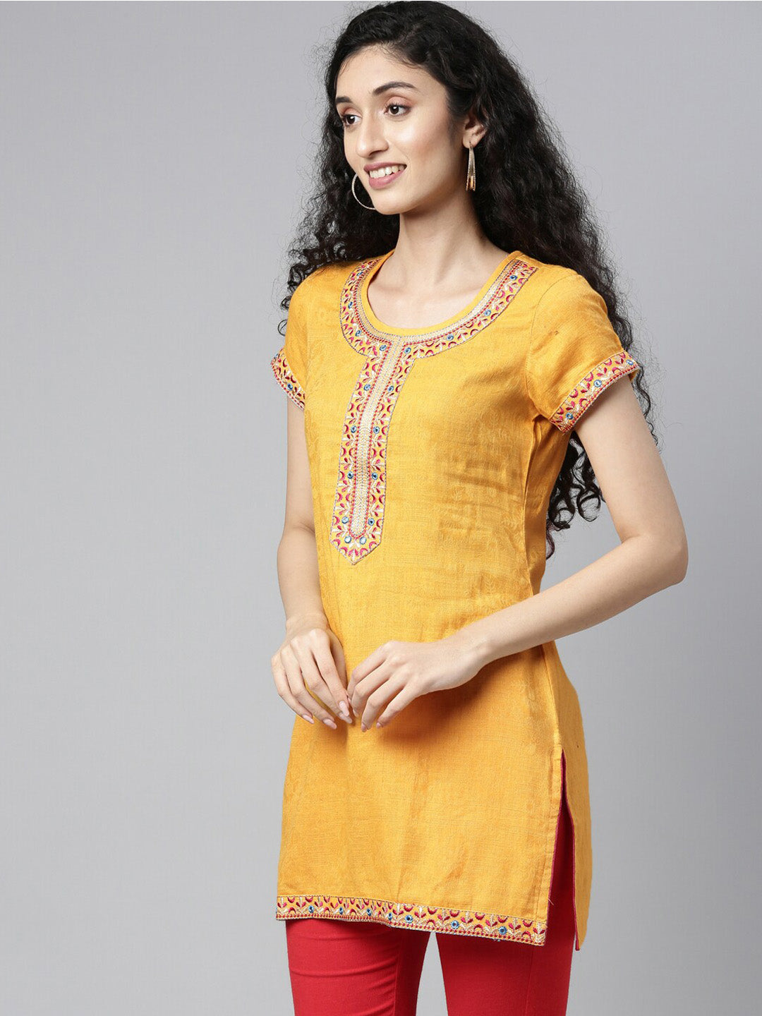 Souchii Women Yellow Embroidered Thread Work Kaftan Kurta 