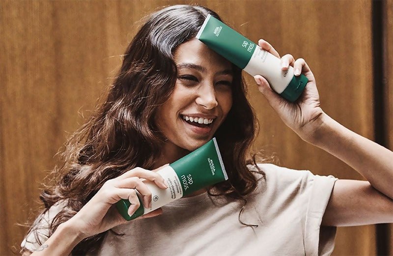 Aveda Sap Moss Weightless Hydration Shampoo | Swadesiicart
