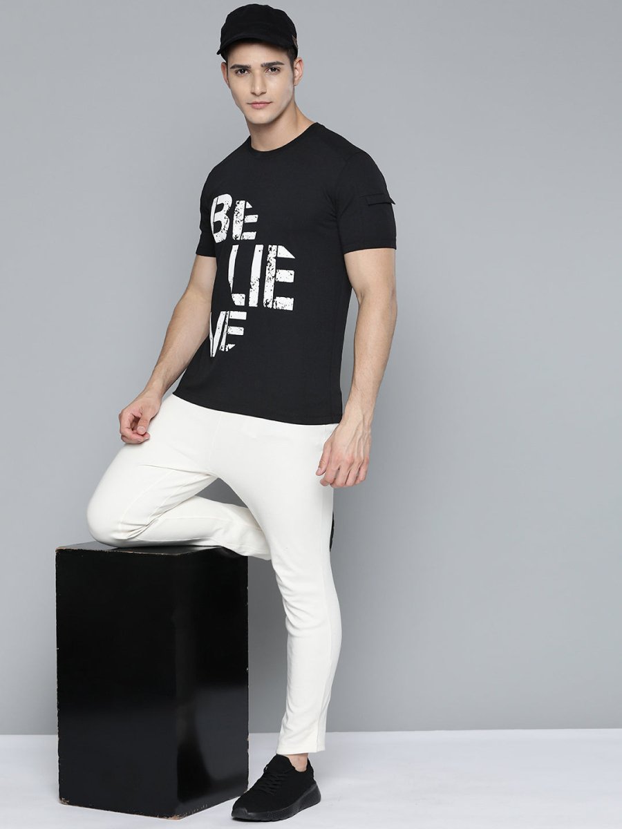 Alcis Men Black & White Typography Printed T-shirt 