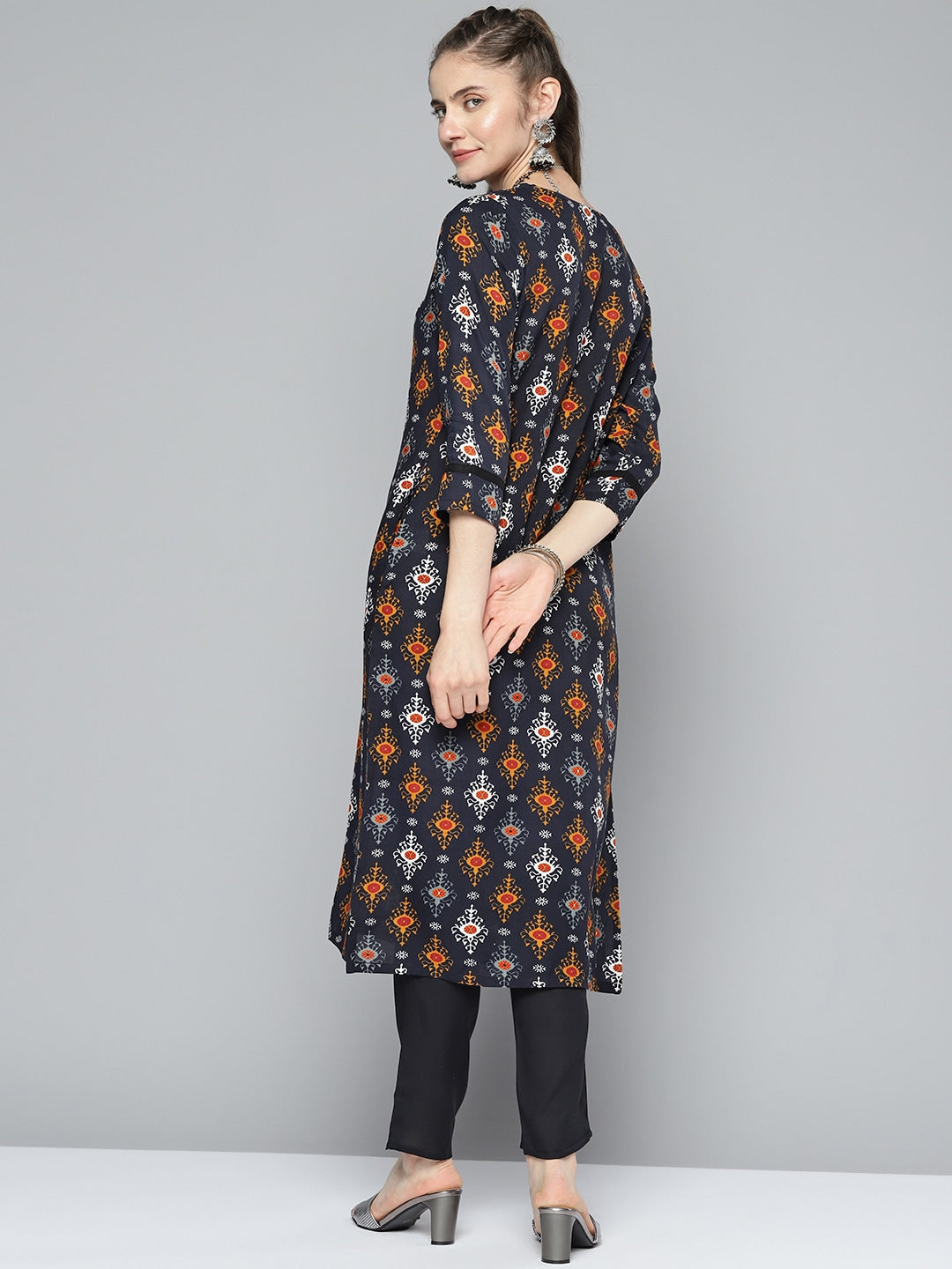 HERE&NOW Women Ethnic Motifs Printed Kurta with Trousers
