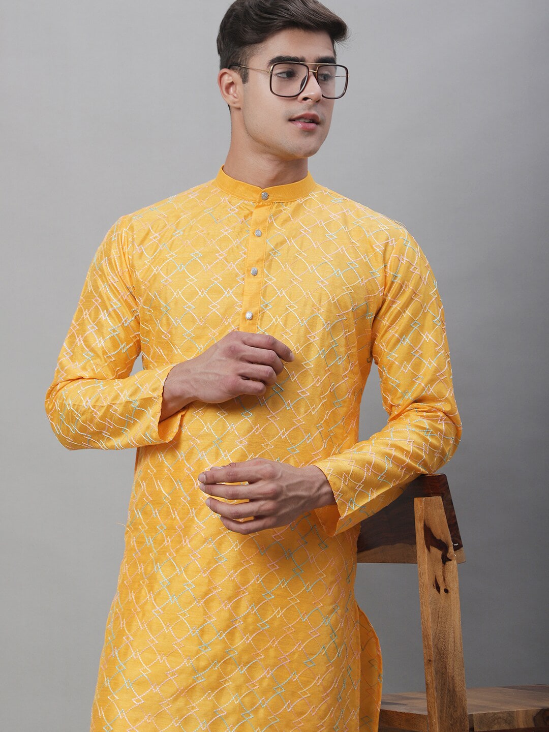 Sojanya Geometric Embroidered Thread Work Cotton Silk Kurta 