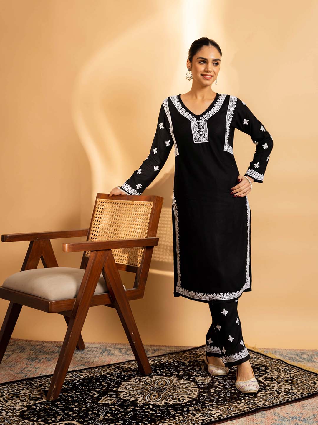 HOUSE OF KARI Floral Embroidered Chikankari Kurta With Trouser 