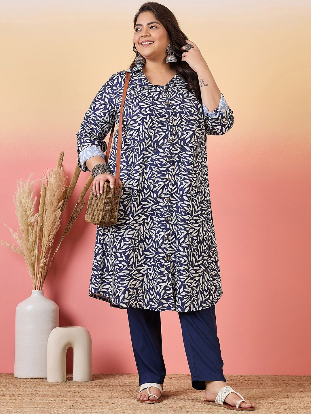 Sztori Plus Size Floral Printed Shirt Collar Roll-Up Sleeves Crepe Pathani Kurta
