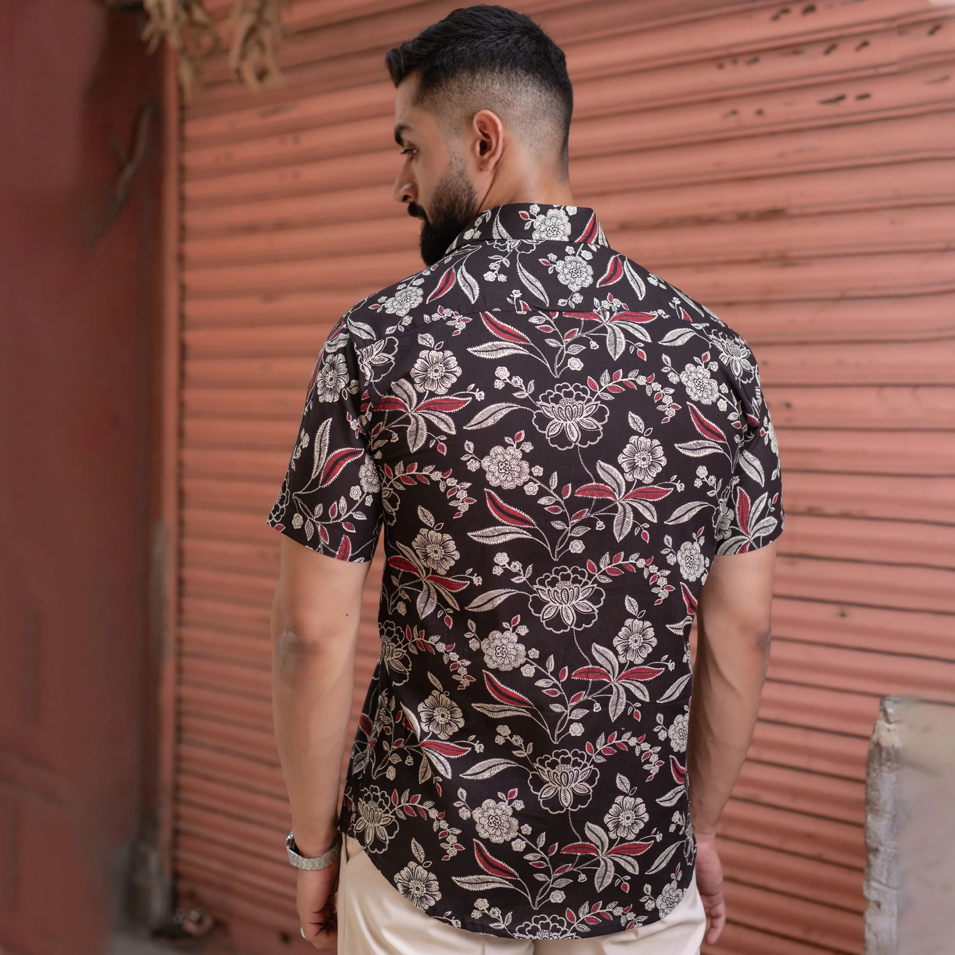 Miravan Men's Multi Colour Floral Printed Half Sleeve Slim Fit shirt