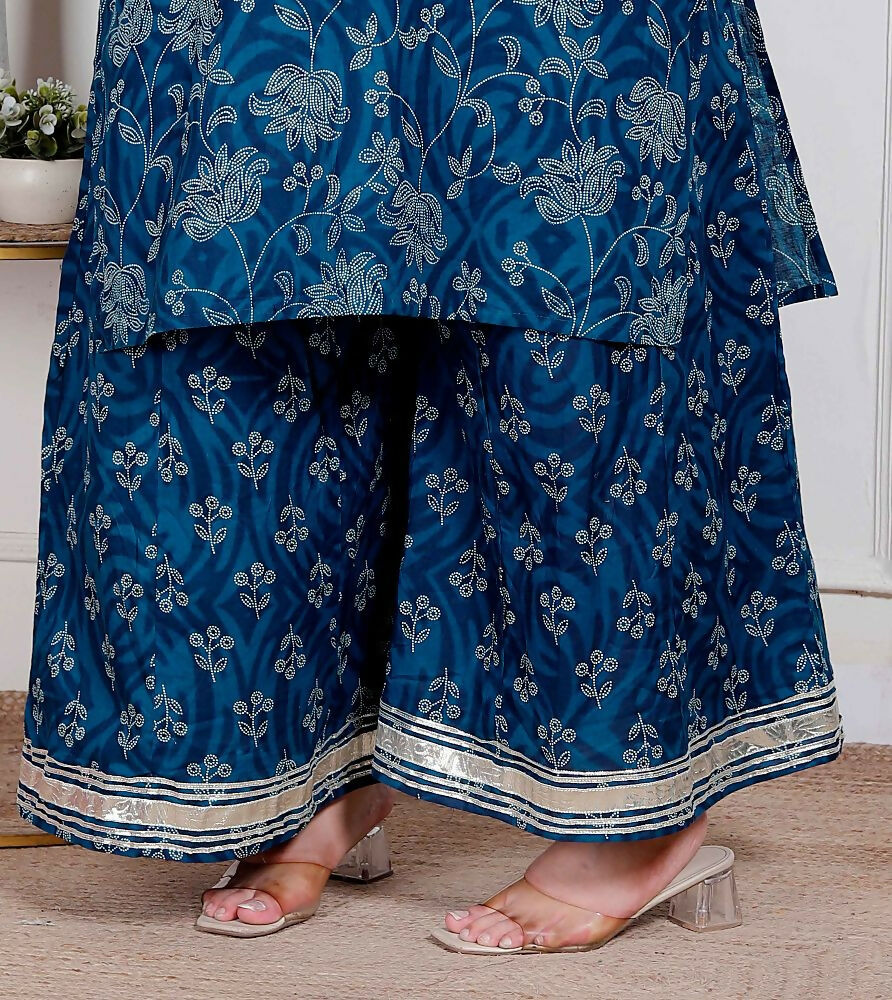 Miravan Plus Size Women'S Gota Patti Cotton Kurta Paired With Palazzo And Dupatta