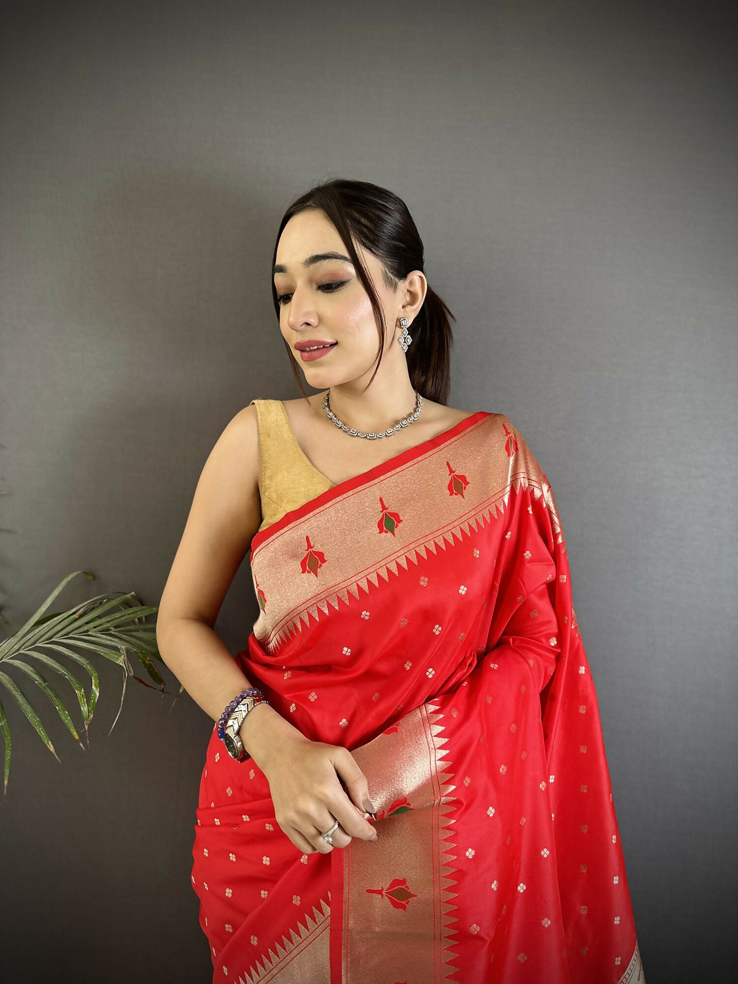 Joban Fashion Red Peacock & Floral Motifs Soft Lichi Silk Kanchipuram Saree