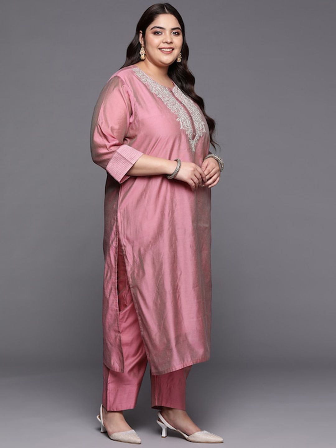 Sztori Plus Size Floral Embroidered Regular Chanderi Silk Kurta & Trousers With Dupatta