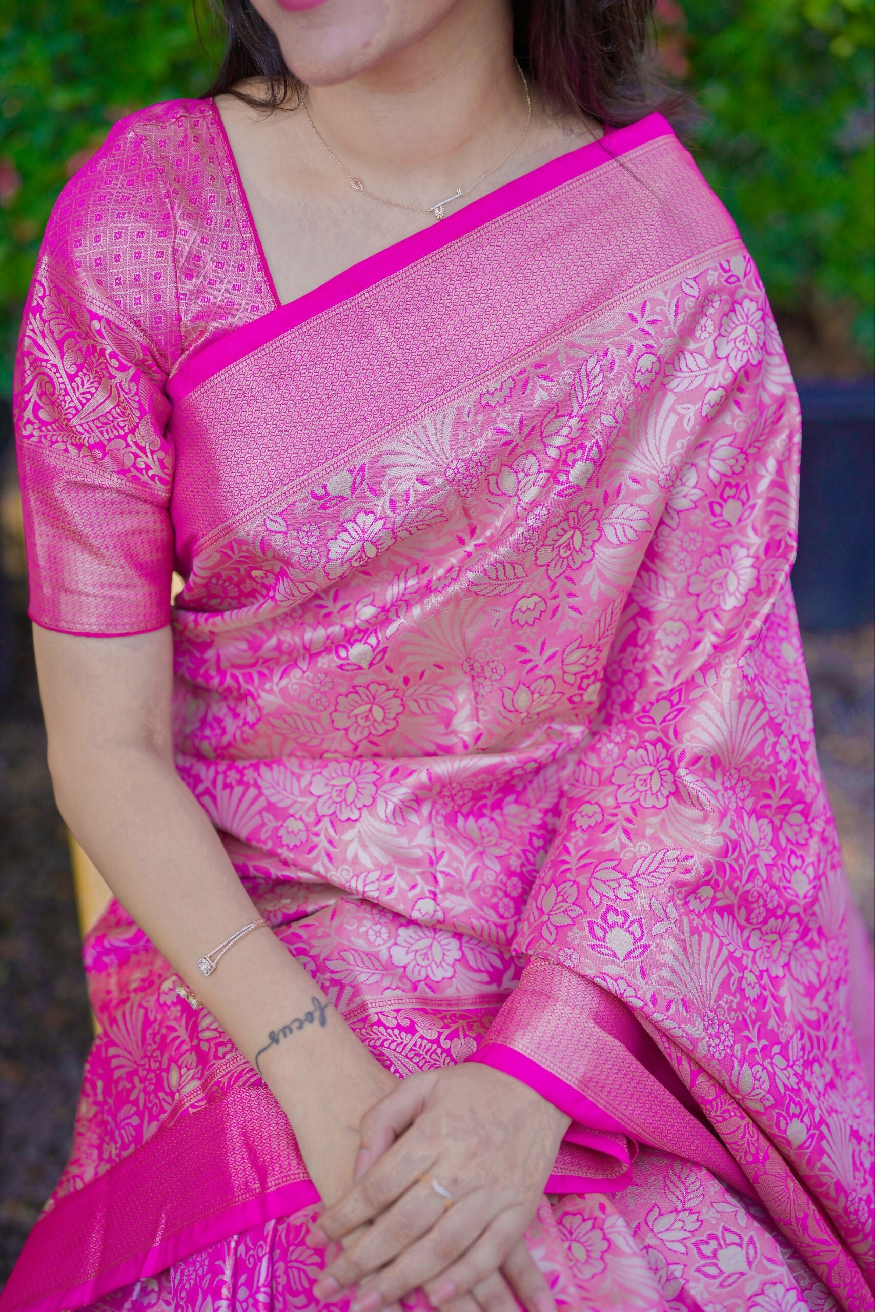 Prime Volt Bridal Kanchipuram Silk Saree with Rich Zari Weaving & Contrast Border-Pink