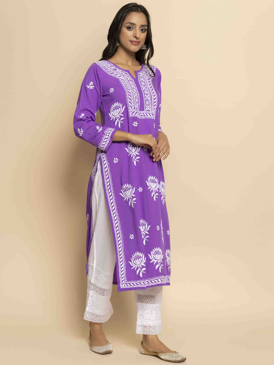HOUSE OF KARI Ethnic Motifs Chikankari Embroidered Notched Round Neck Straight Kurta 