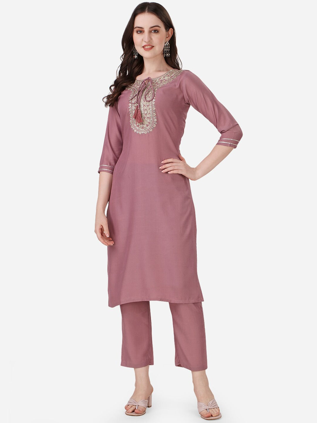 HERE&NOW Ethnic Motif Yoke Design Thread Work Kurta With Trousers