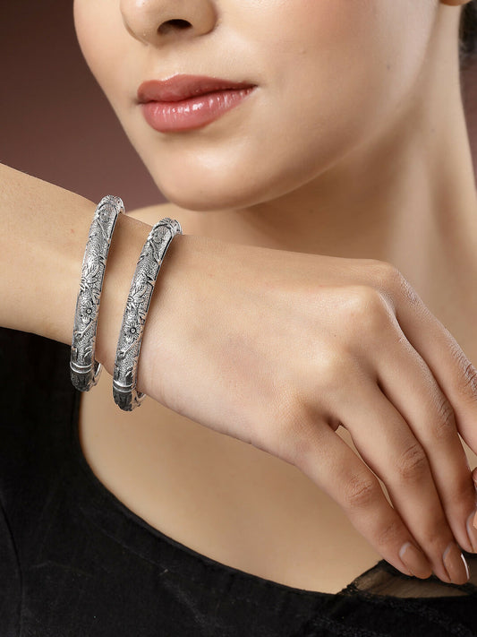 NVR Women's Set of 2 Silver-Toned German Silver Floral Oxidised Kada Bangle 