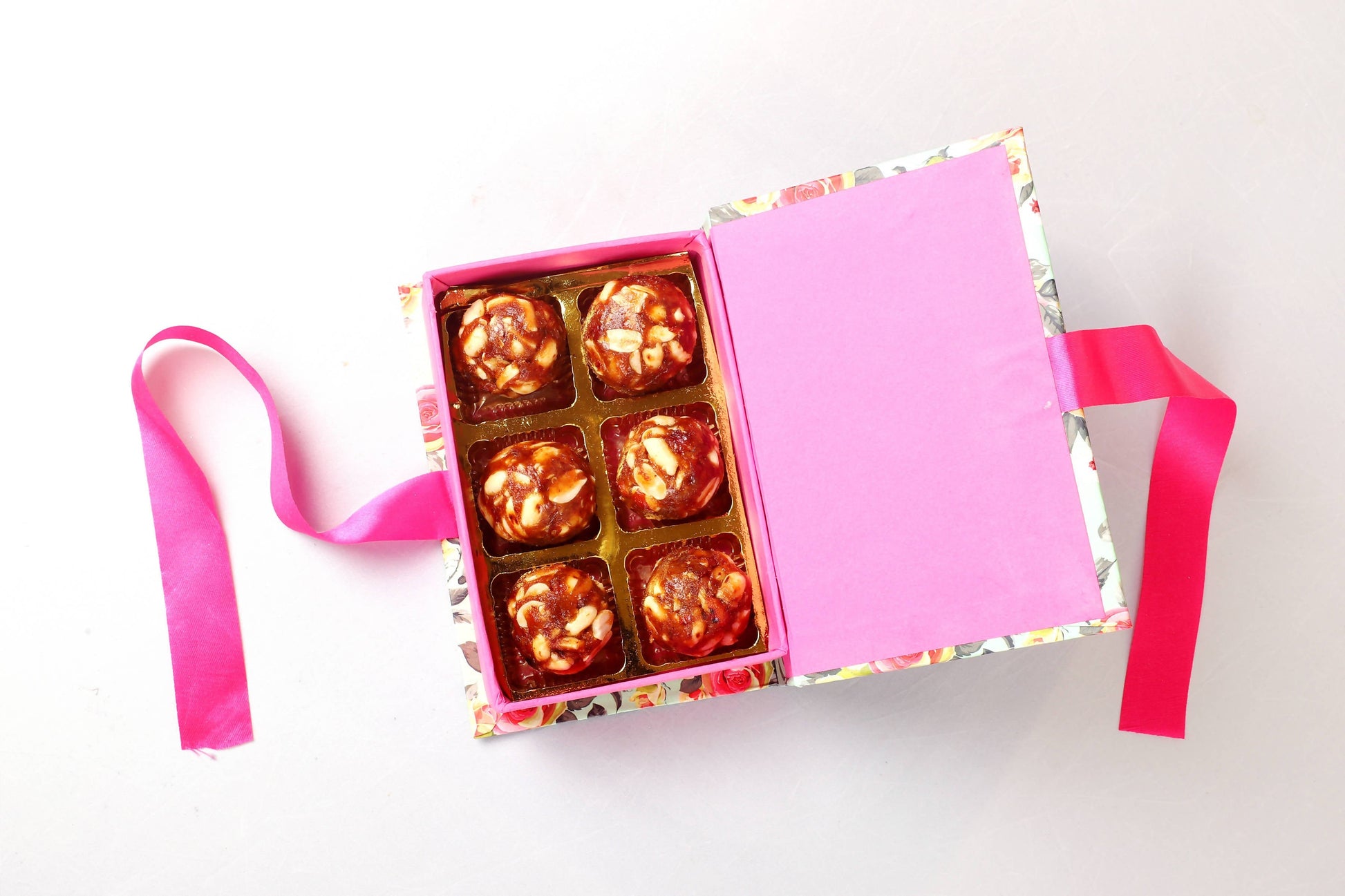 SK Mithaii Khajur/Dates Peanut Ladoo (6 Cavity) 