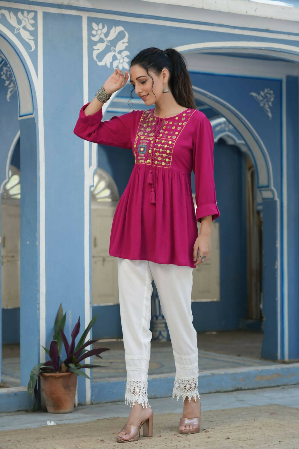 Juniper Women's Fuchsia Rayon Crepe Embroidered Straight Tunic