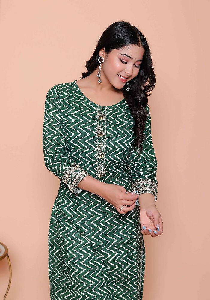 Miravan Womens Green Zigzag Print Embroidery Rayon Straight Kurta