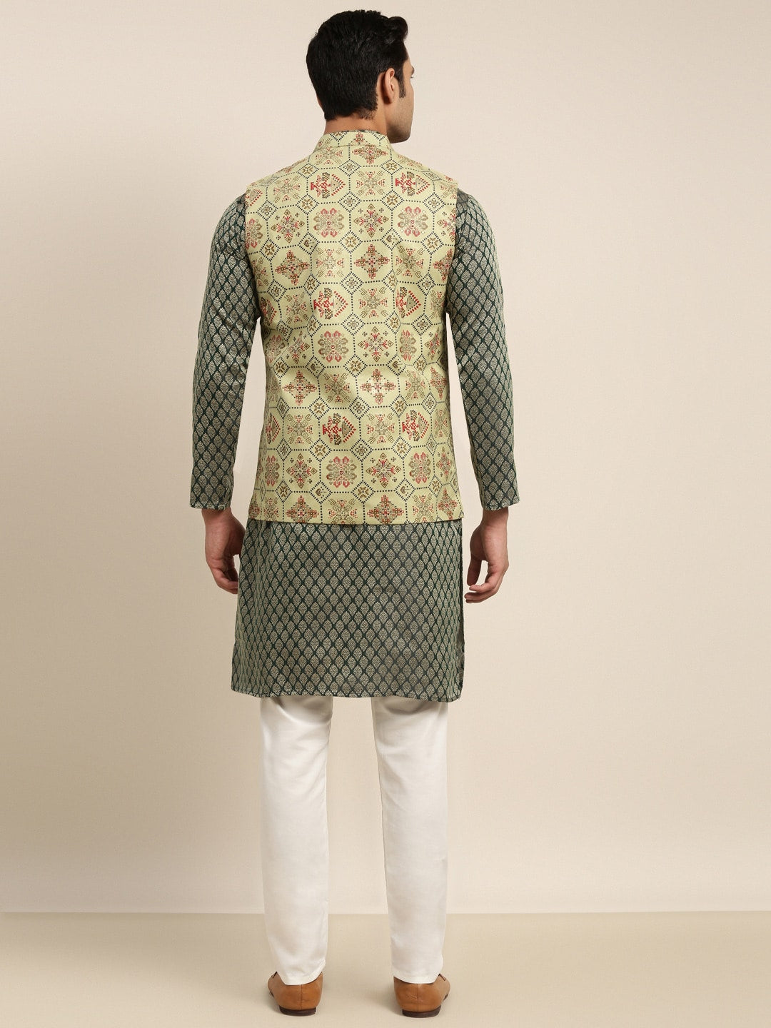 Sojanya Men Green Ethnic Motifs Kurta with Pyjama & Nehru Jacket 