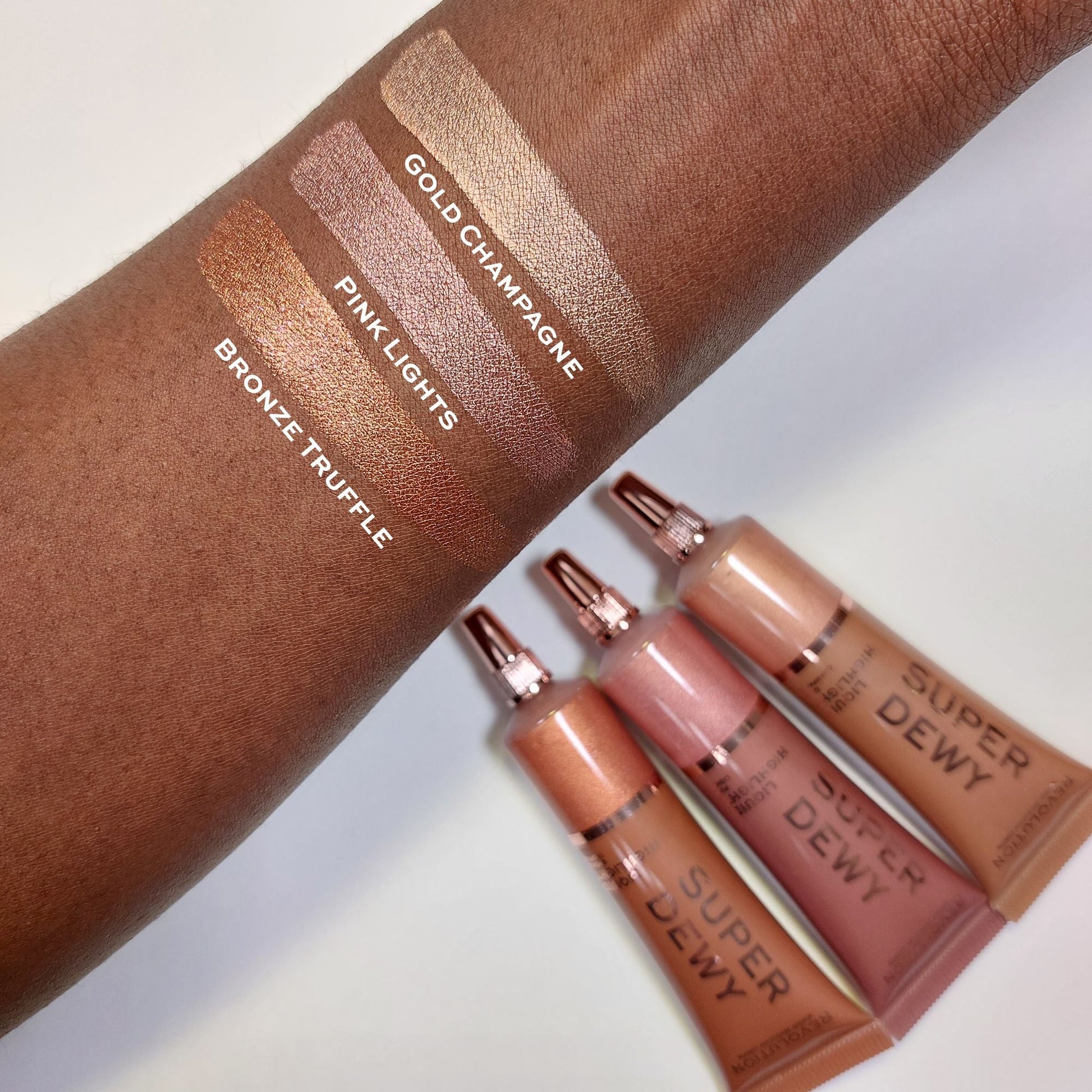 Makeup Revolution Superdewy Liquid Highlighter - Gold Champagne