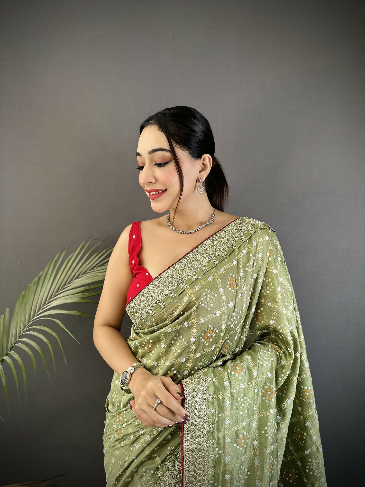 Joban Fashion Mehendi Green Bandhej Bandhani Vichitra Silk Bandhani Prints Saree