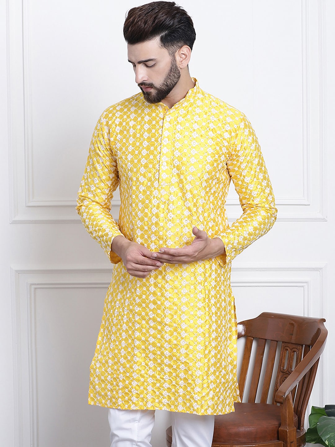 Sojanya Men Yellow & White Ethnic Motifs Embroidered Straight Kurta 