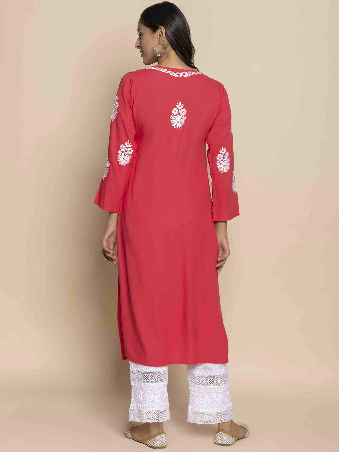 HOUSE OF KARI Floral Chikankari Embroidered Notched Round Neck Straight Kurta 