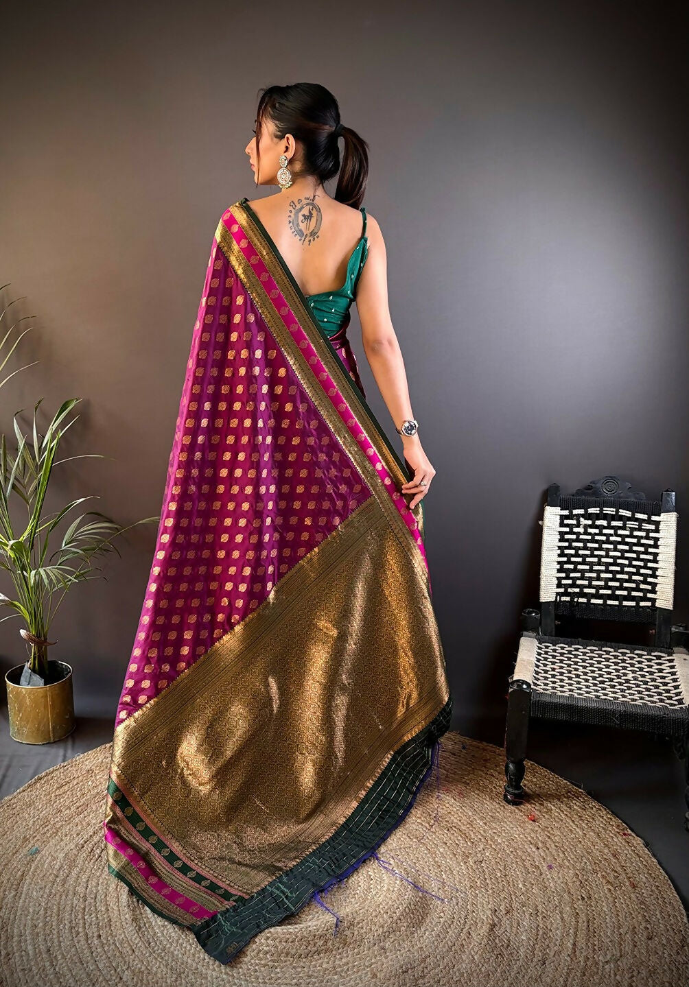 Joban Fashion Green Butti Banarasi Silk Sarees | Swadesiicart