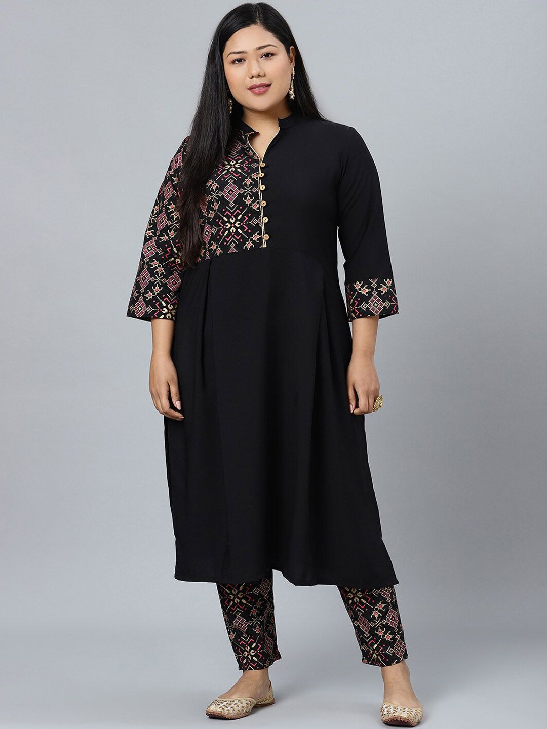 Sztori Plus Size Black Floral Printed Mandarin Collar Straight Kurta with Trousers