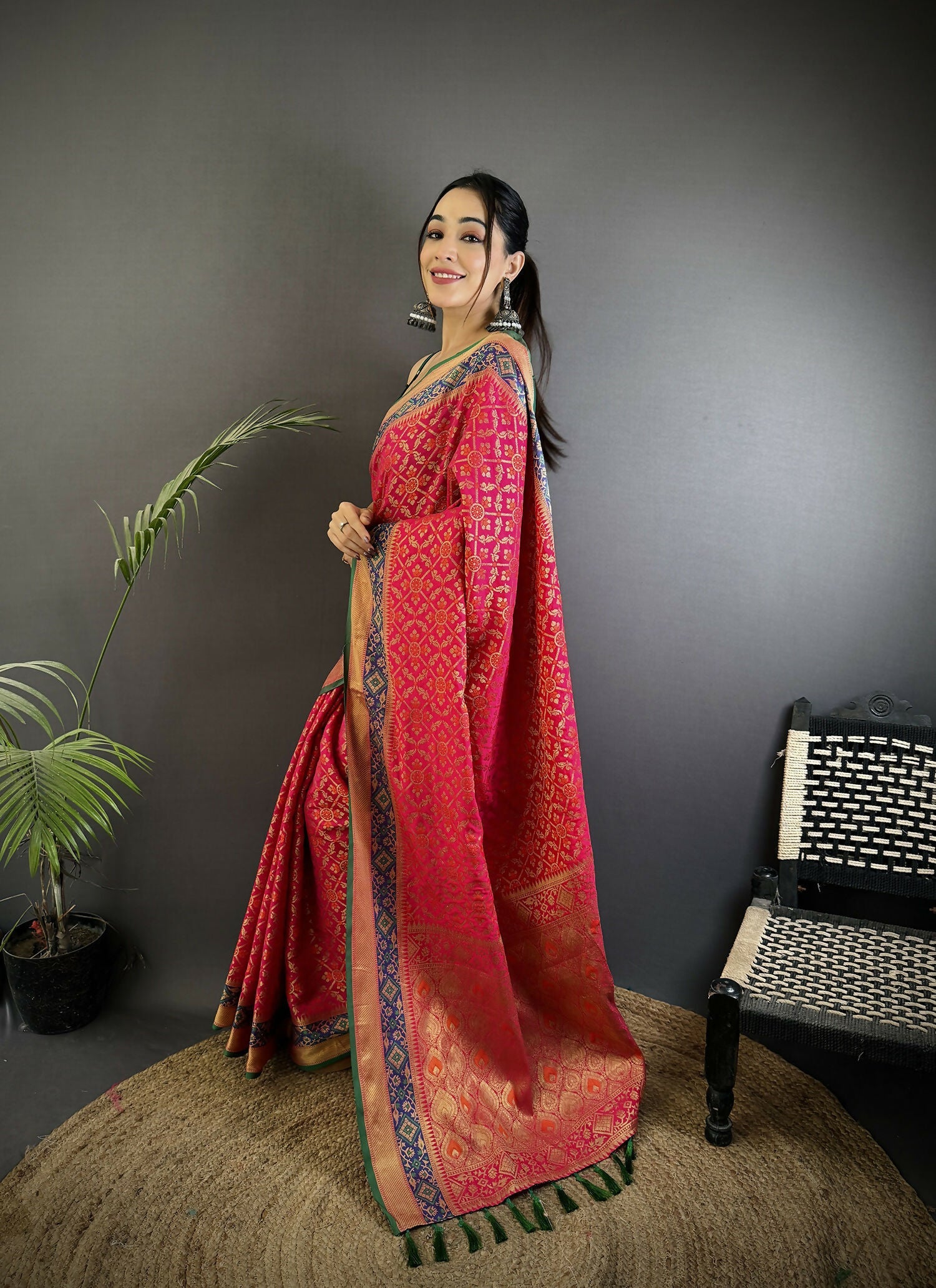 Joban Fashion Hot Pink Patola Soft Silk Patola Saree