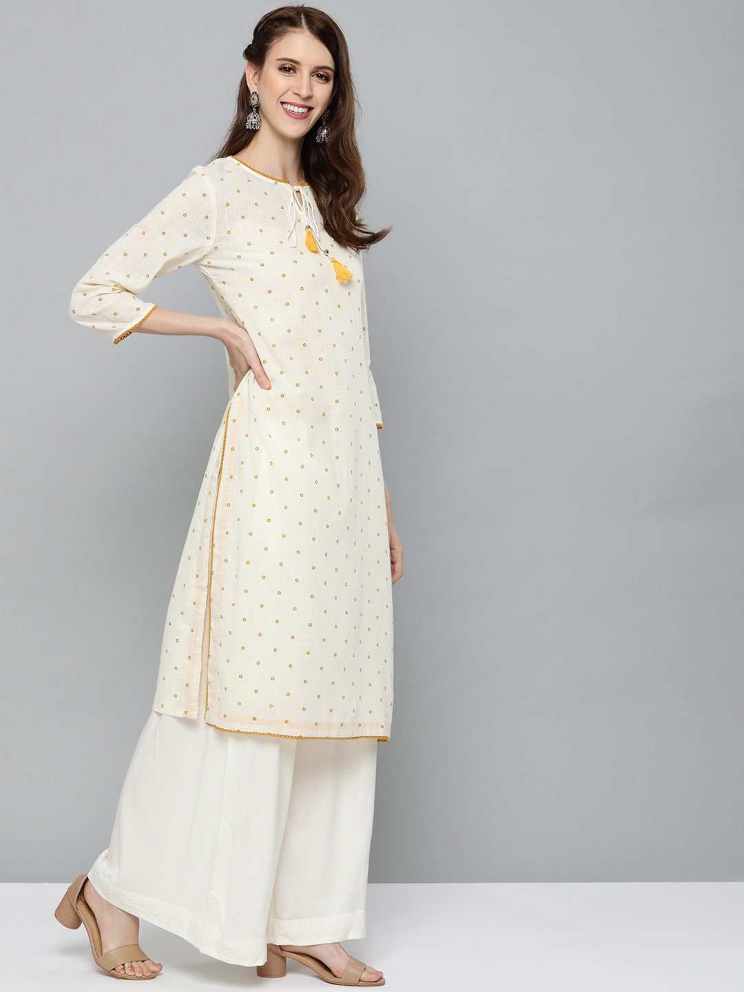 HERE&NOW Women Off-White & Mustard Yellow Geometric Printed Straight Kurta 