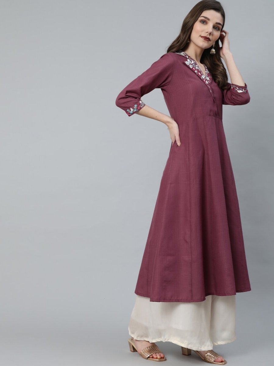 Aks Notched Lapel Collar Thread Work A-Line Kurta