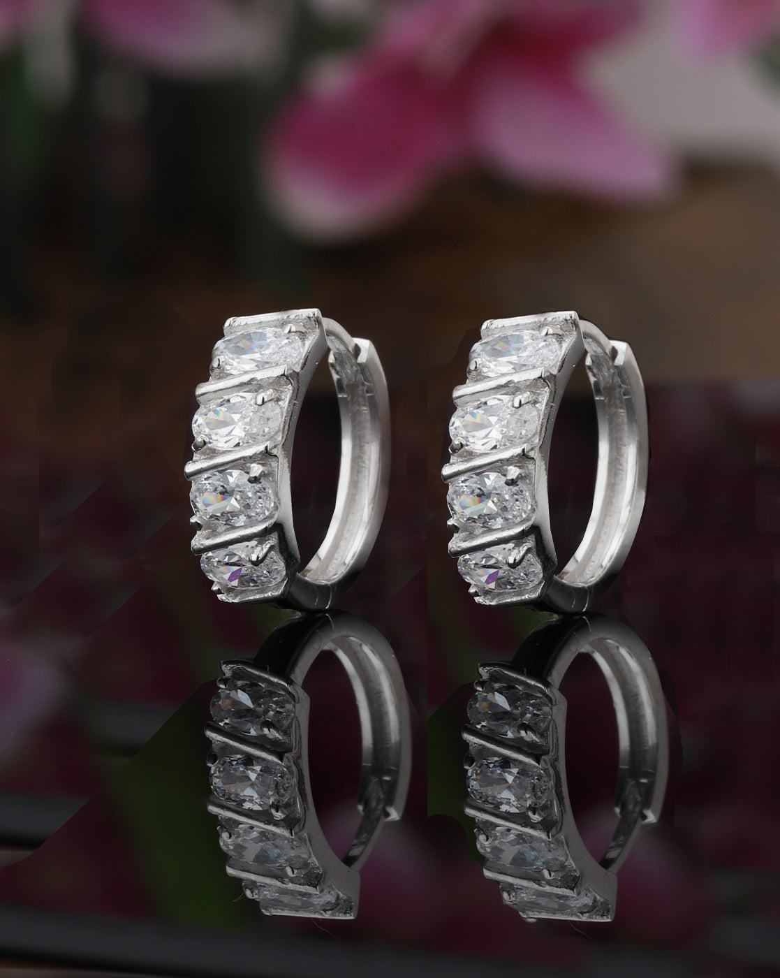 Gold-Polished Green Stone Teardrop Stud Earring For Women - Wahe Jewels Noz2Toz