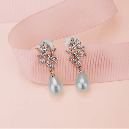 Gold-Polished Navy Blue Stone Circular Stud Earring For Women - Wahe Jewels Noz2Toz