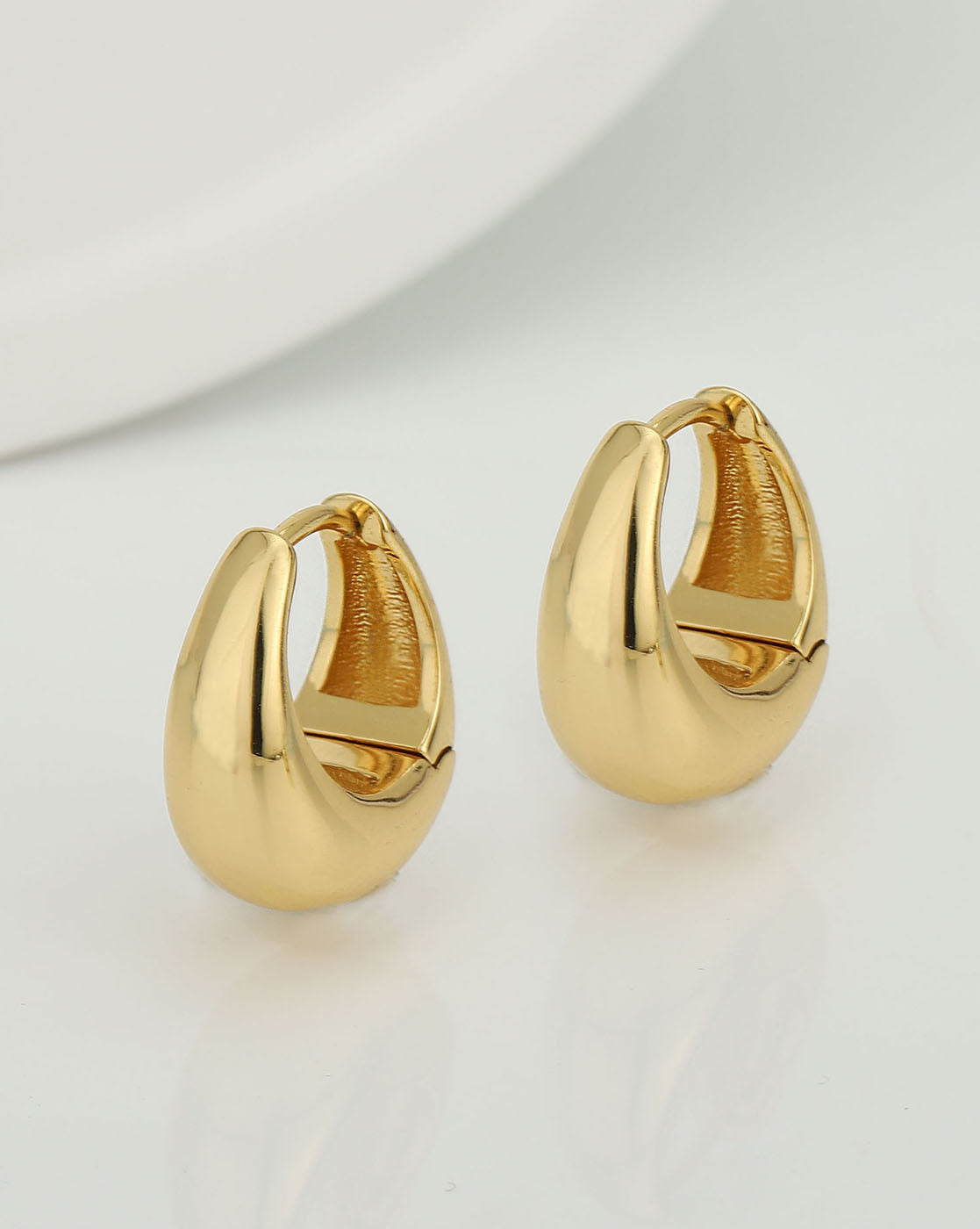 Rose Gold-Polished Contemporary Drop Earring With Pearl Fashion Earring - Wahe Jewels Noz2Toz