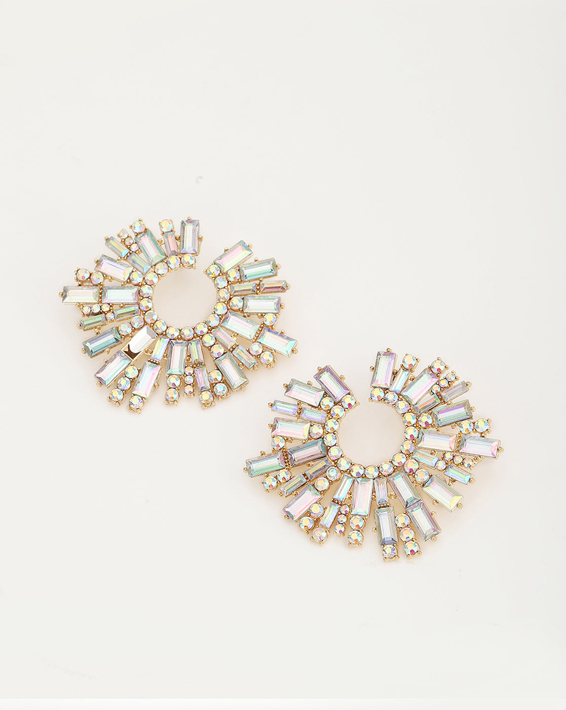 Gold-Polished With Crystal Bold Earring For Women - Wahe Jewels Noz2Toz