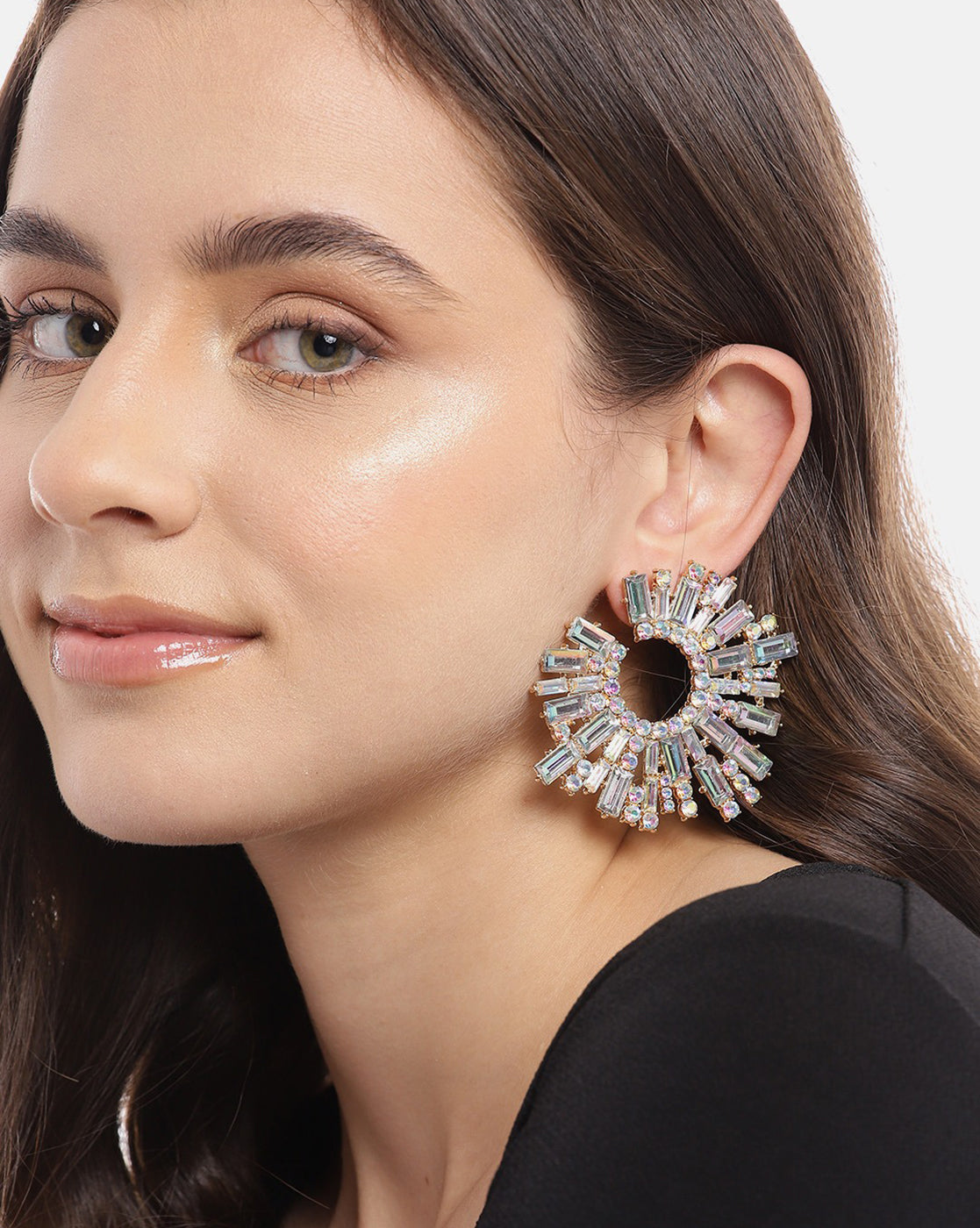 Gold-Polished With Crystal Bold Earring For Women - Wahe Jewels Noz2Toz