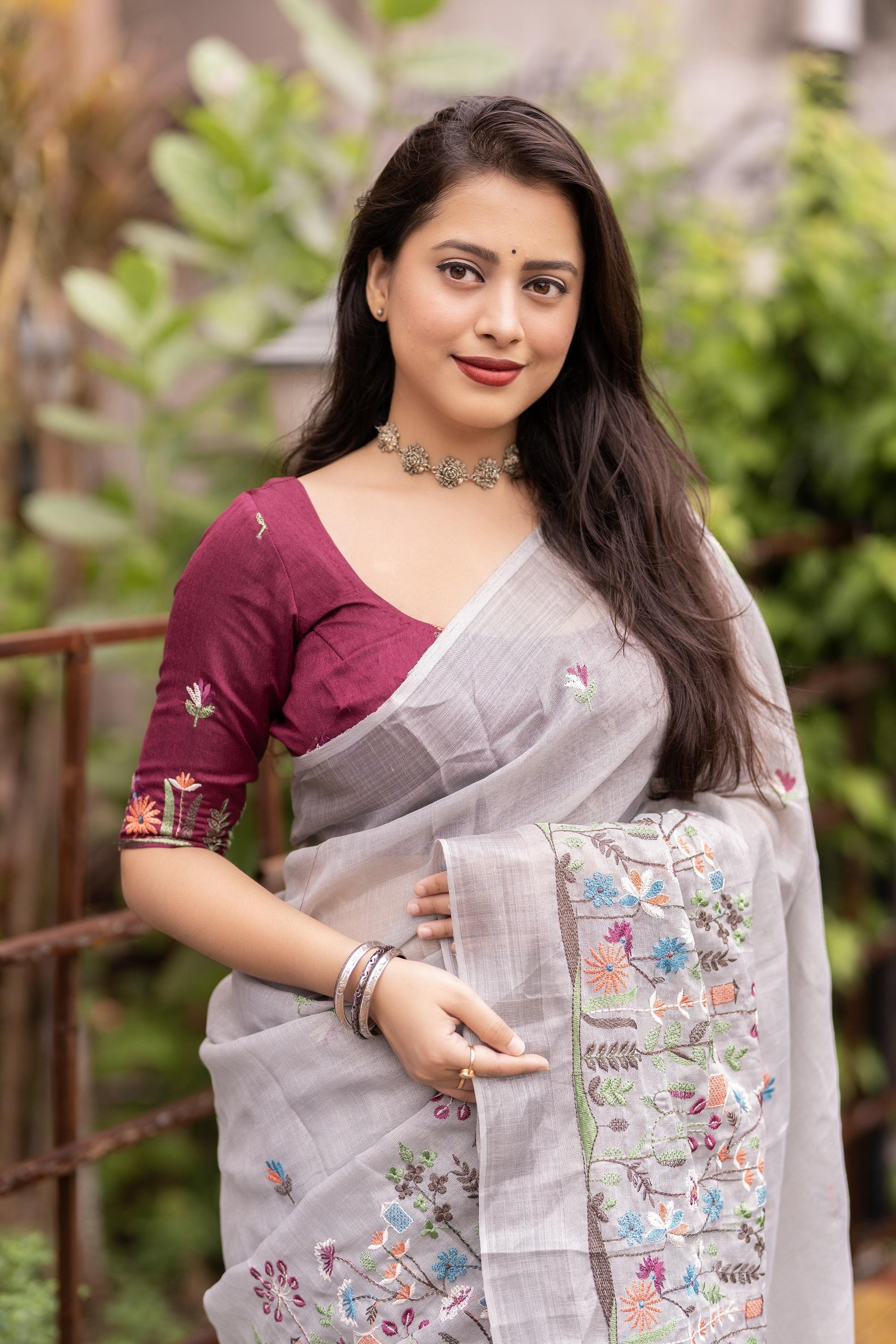 Grey Pure Linen Ethnic Motifs Saree with Unstitched Blouse - A2M