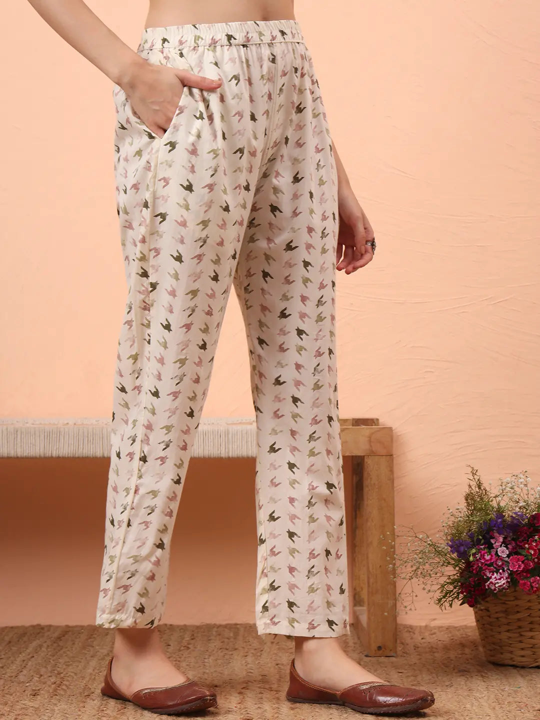 Yufta Green Straight Thared Work Kurta Trouser Dupatta Set