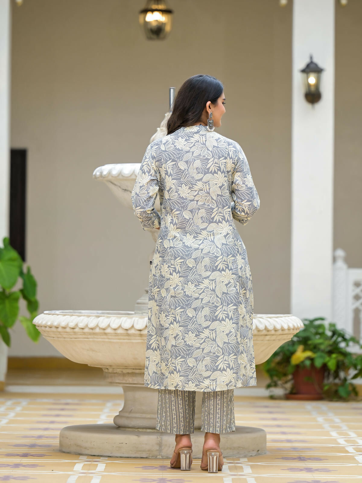Juniper Women's Grey Floral Printed Cotton Kurta Set With Buttons