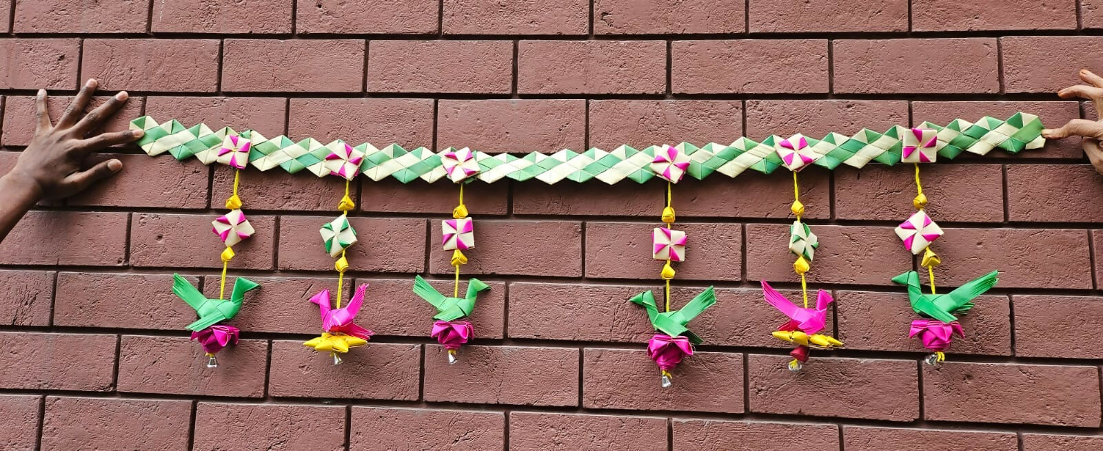 Shuddh Natural Hand Made Palm Leaf Parrot Bandhanwar 