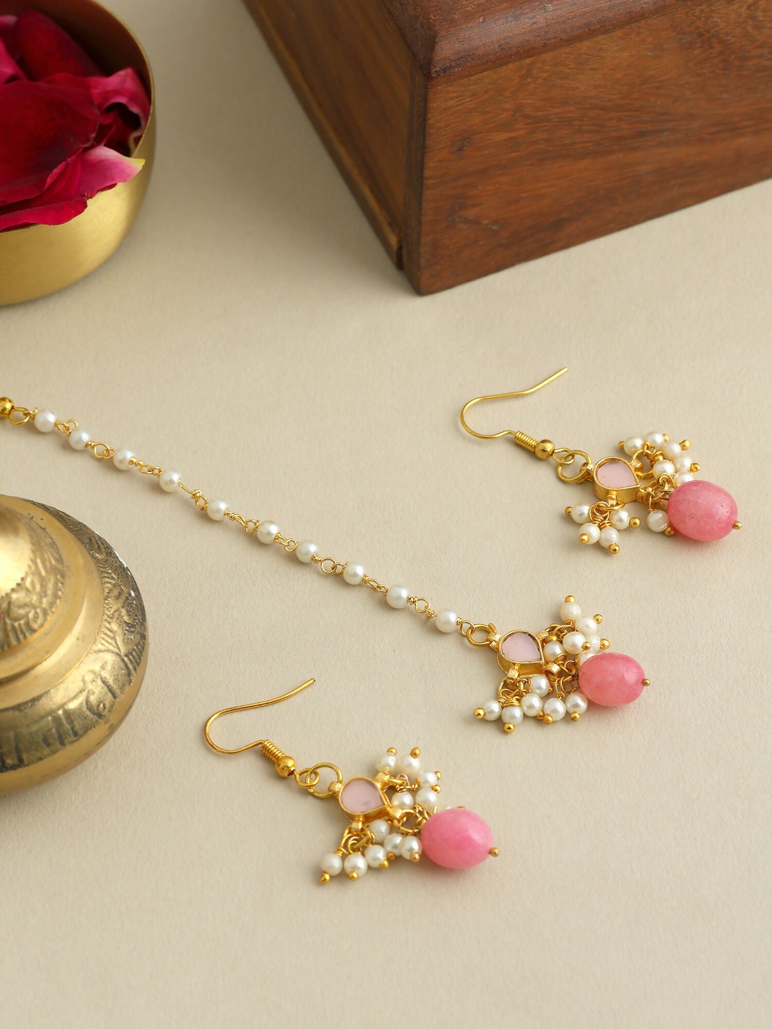 Ruby Raang Mannat Maang Tikka With Pair Of Earrings