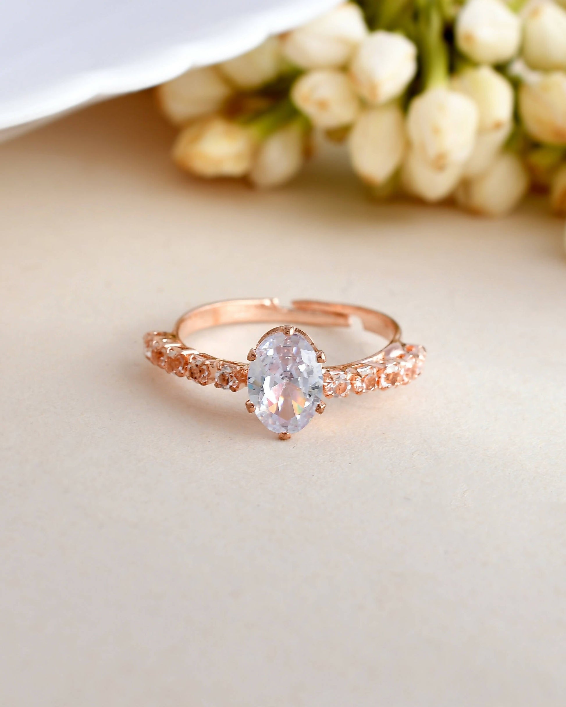 VOJ white CZ-detail Stainless Steel Cubic Zirconia Gold-Polished adjustable finger Ring 