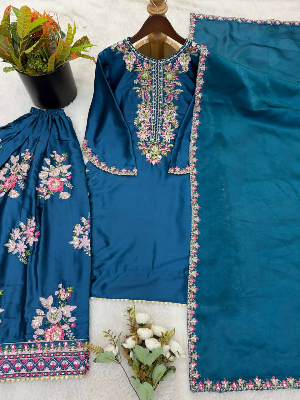 Teeya Creation Womens Trendy Stylish Embroidery Thread Work Teal Kurta Set