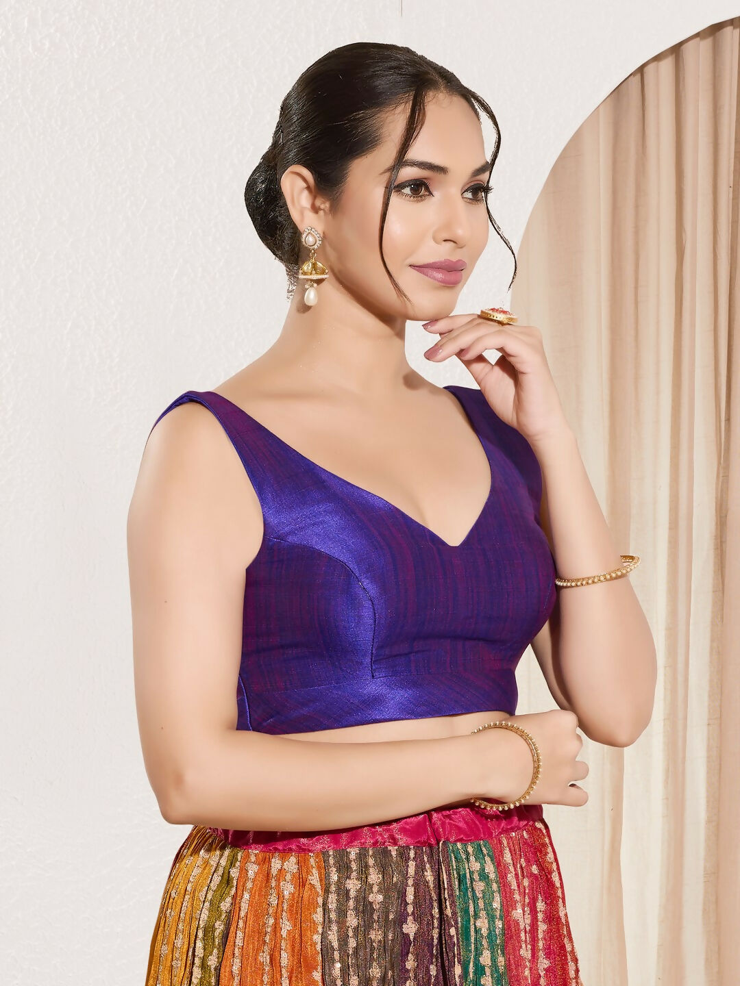 Joban Fashion Brinjal Mulberry Silk Padded Blouse With Round Neck Sleeveless
