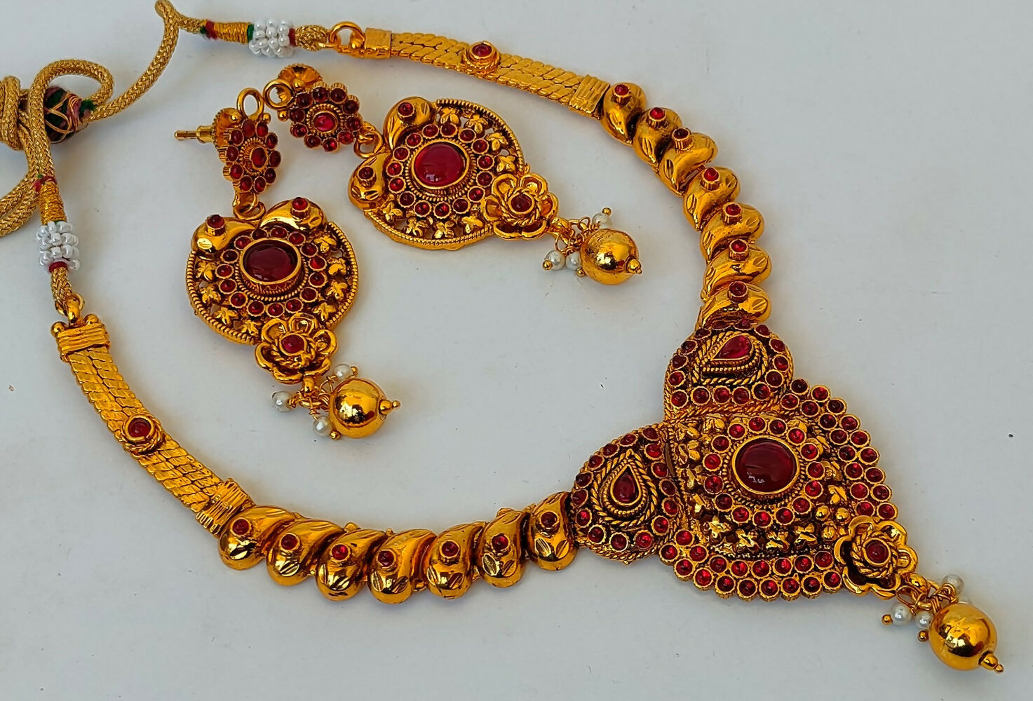 Pink Kemp Antique Necklace Set With Beautiful Design - Grab2buy