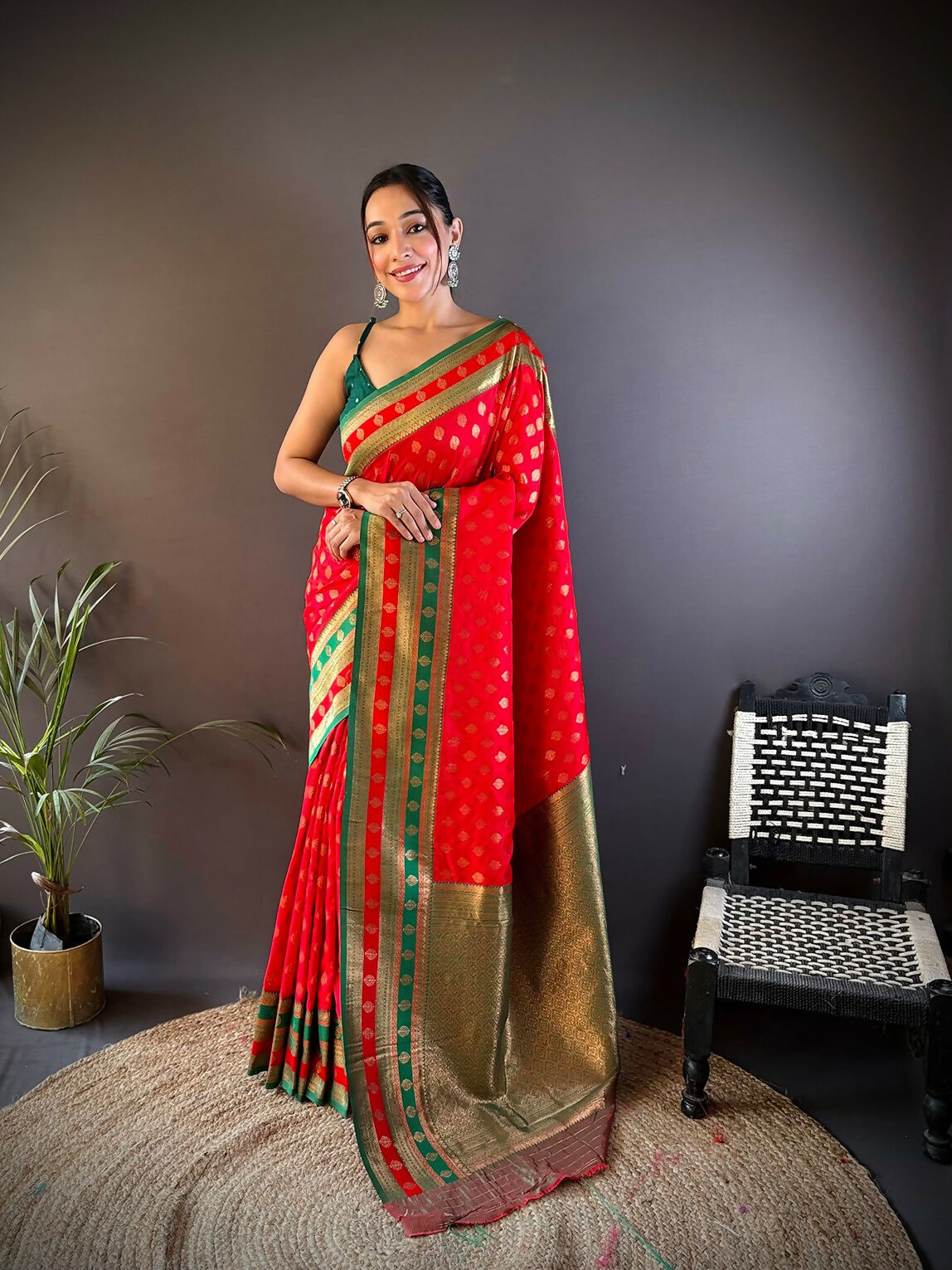Joban Fashion Green Butti Banarasi Silk Sarees | Swadesiicart