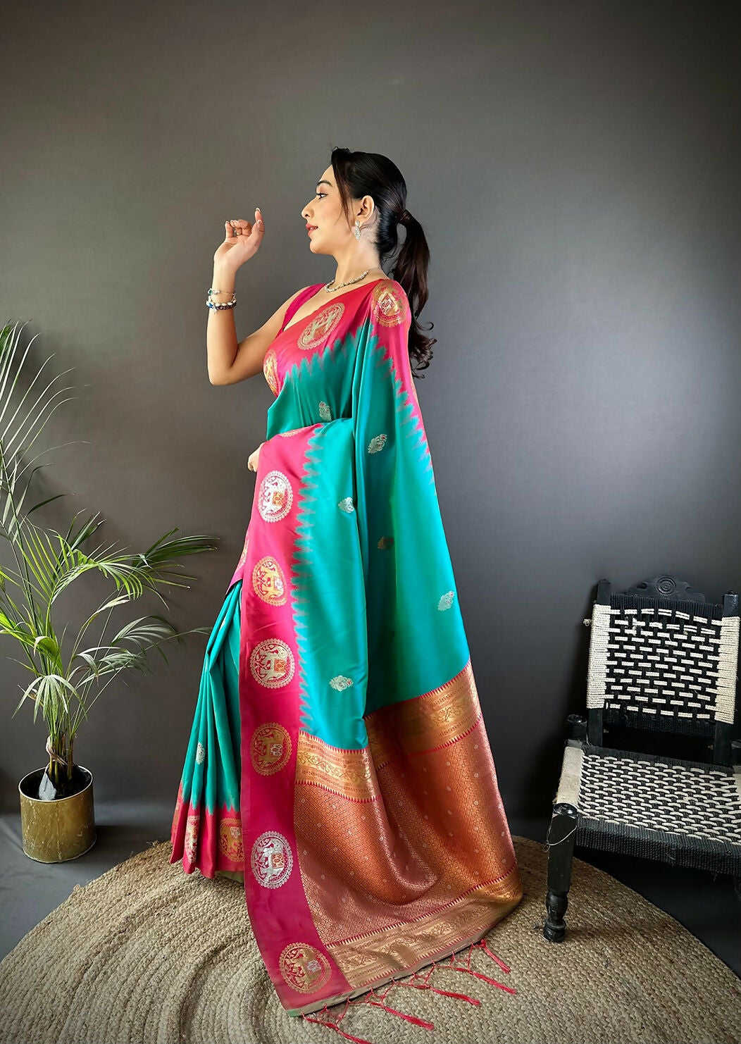 Joban Fashion Pink Butti Banarasi Silk Sarees | Swadesiicart